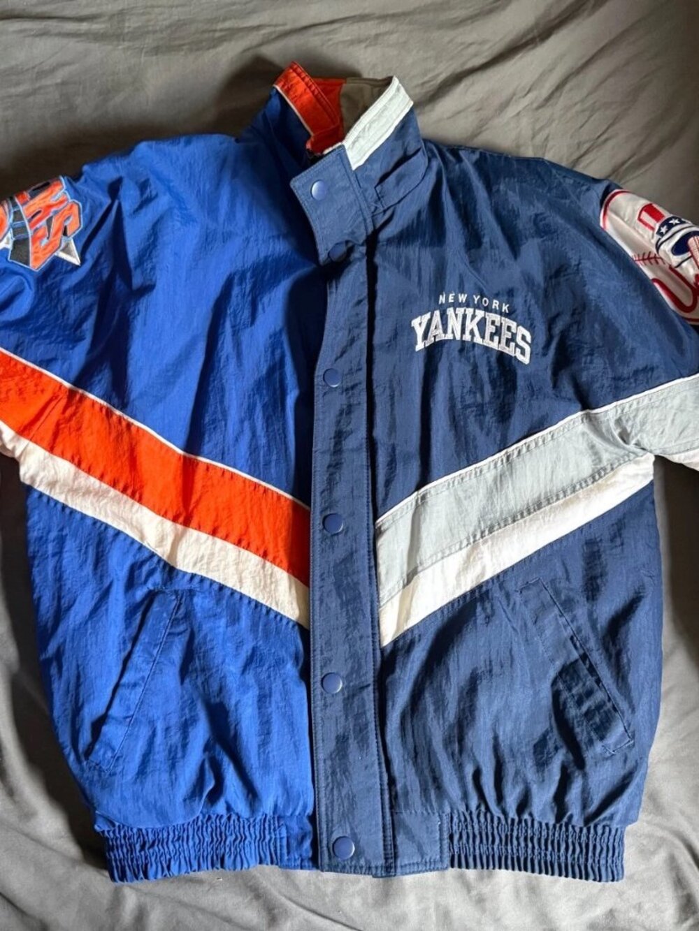 New York Knicks x Yankees Starter Jacket Medium - Picture 6 of 16